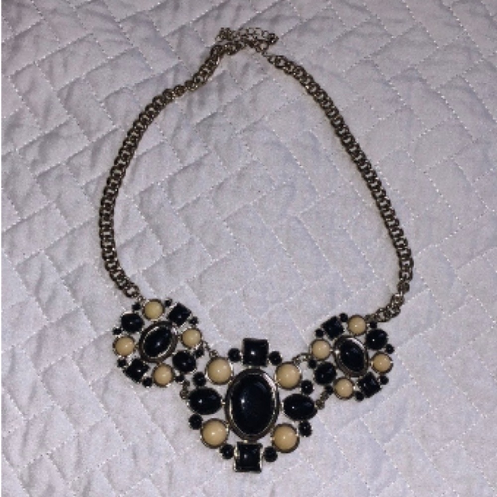 Statement necklace